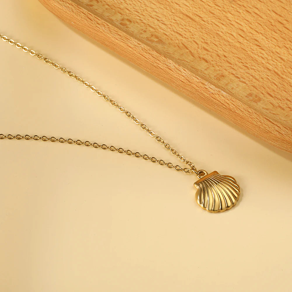 Shelly Gold Pendant Necklace